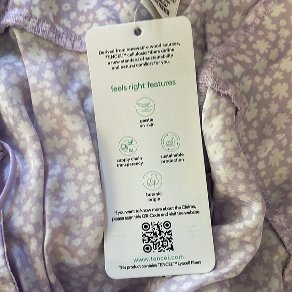 NWT PINK Victoria Secret L/G Tencel Feels So Right Floral Nightie - Picture 8 of 10